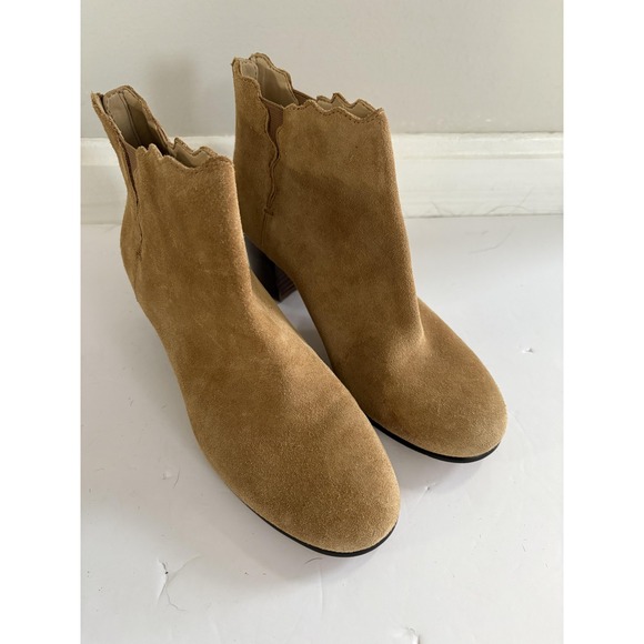 Lands' End Boots Womens Size 6.5 Tan Suede Ankle Booties Scalloped Back Zip - Picture 1 of 7
